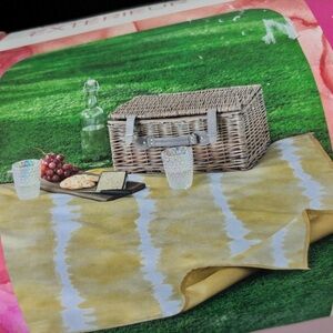 Yellow Outdoor blanket with cover & carrying Strap zipper closure reversible NEW